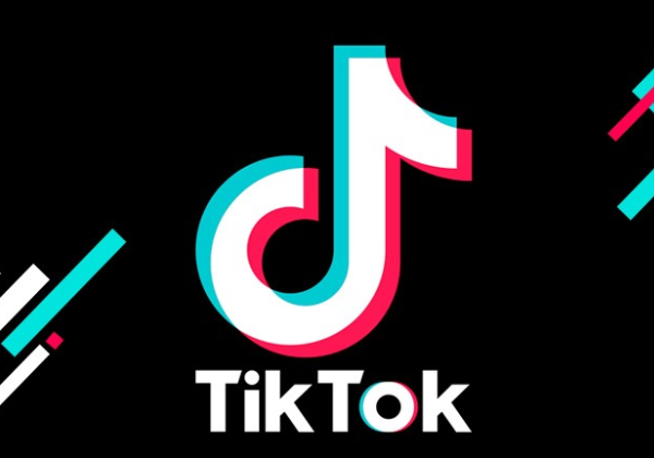 Justiça determina que TikTok identifique usuárias que ofenderam influencer com deficiência