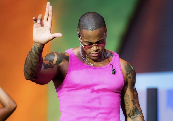 Em comemoração aos 20 anos de carreira, Léo Santana fará show gratuito em Salvador 