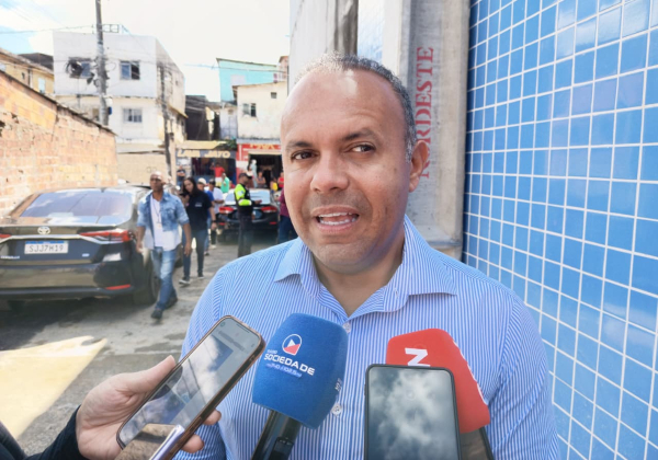 ‘Tem que ser democrático’: Kiki Bispo cobra apoio de ACM Neto à campanha de Flávio Bolsonaro