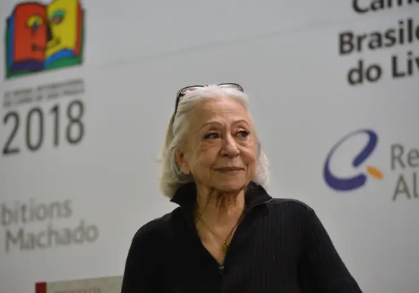 Teatro do Copacabana Palace passa a se chamar Fernanda Montenegro e reúne famosos em homenagem 