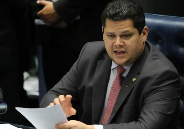 Alcolumbre comemora acordo entre Israel e Hamas e defende que diálogo seja prioridade