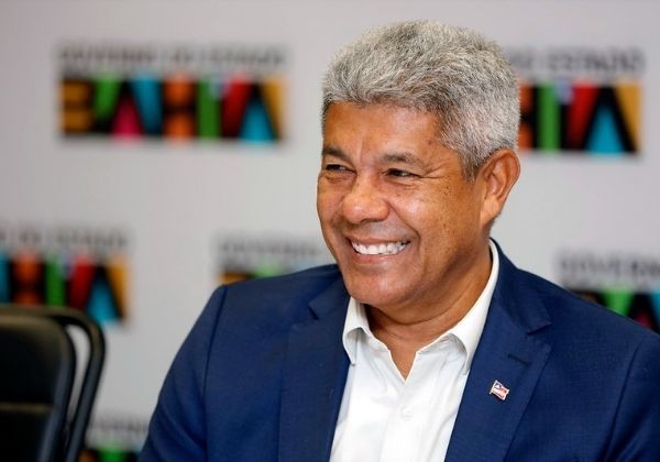 Jerônimo revela que novos concursos públicos serão anunciados em outubro