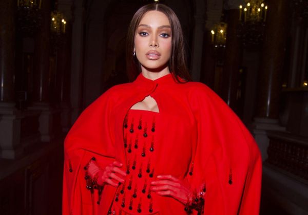 Anitta brilha em Le Défillé em Paris 