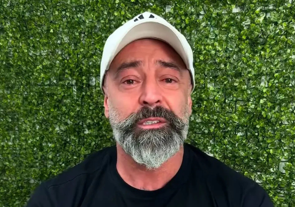 Condenado por estupro contra a própria filha, humorista Cris Pereira se pronuncia: 'Continuo acreditando na Justiça'
