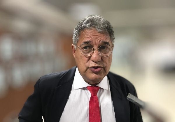 Deputado chama ACM Neto de ‘cara de pau’ por se dizer contra PEC da Blindagem: ‘Desfaçatez’