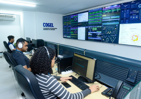 Infovia leva internet rápida a escolas, praças e unidades de saúde