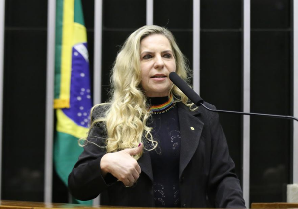 Deputada do PT é detida por Israel em missão humanitária a Gaza