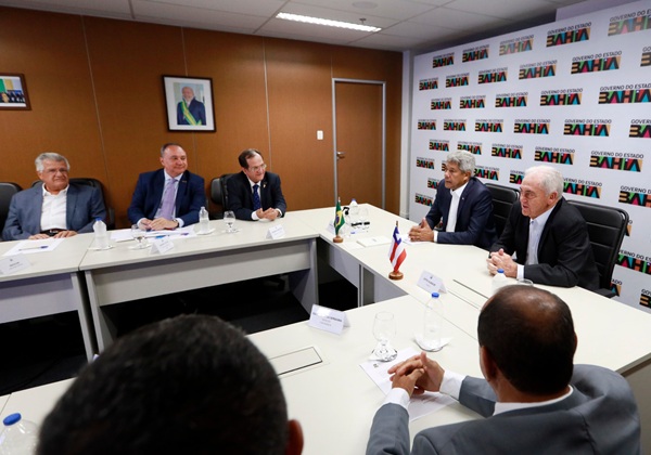 Jerônimo autoriza obras para impulsionar turismo do município