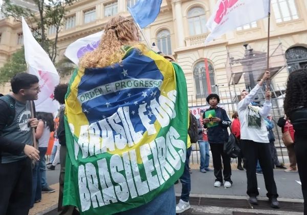 Bolsonaristas fazem caminhada em Brasília por anistia e em resposta a protestos da esquerda