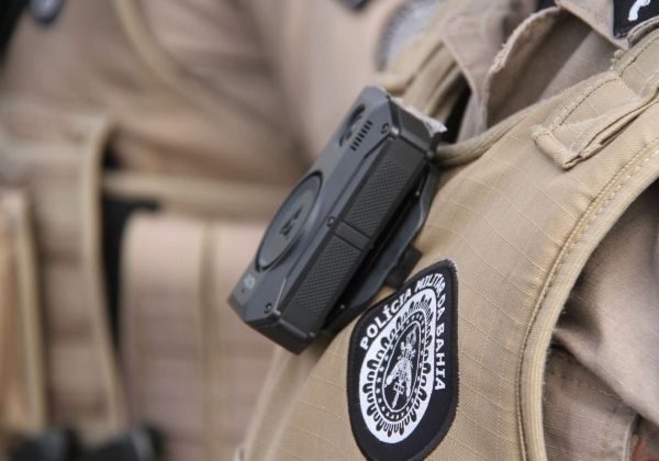 MP-BA aponta subutilização de câmeras corporais e uso fora de áreas com maior letalidade policial