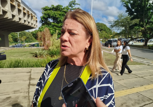 Fabíola Mansur confirma conversas sobre possível chegada de deputados do PP ao PSB