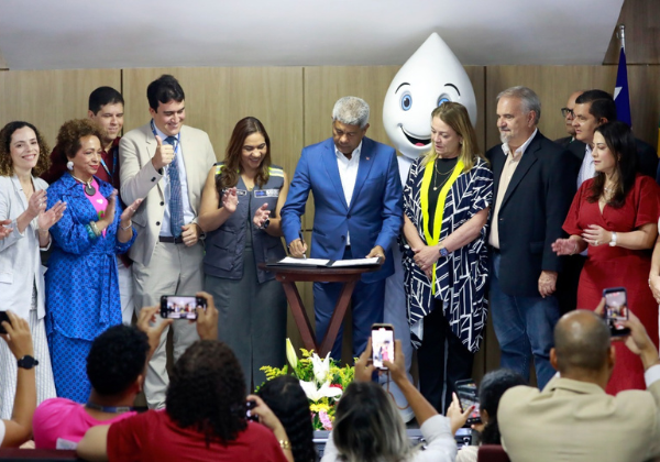 Jerônimo assina novo Código de Vigilância em Saúde da Bahia e moderniza sistema após quatro décadas