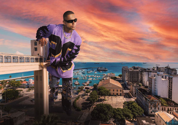 Léo Santana celebra 20 anos de carreira com show e gravação de audiovisual aberto ao público em Salvador