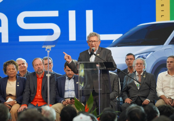 Prefeito Caetano diz que inauguração da BYD marca novo ciclo para cidade