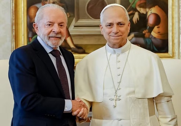 Lula se encontra com papa Leão XIV pela primeira vez, no Vaticano