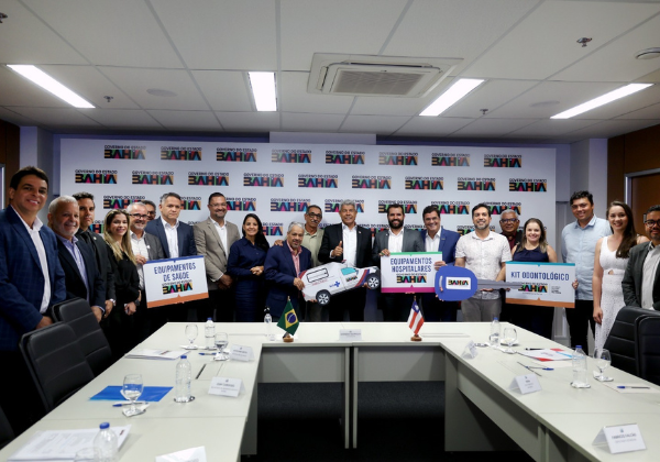 Jerônimo se reúne com prefeito de Jacaraci e anuncia novos investimentos