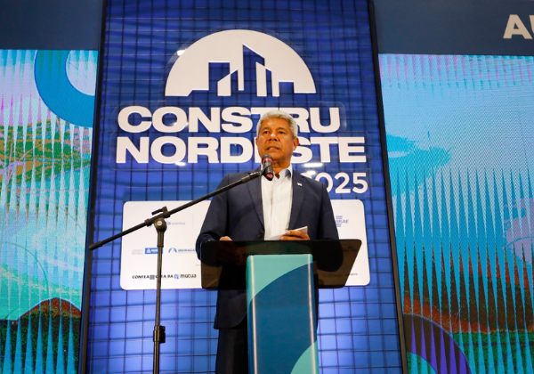 Jerônimo Rodrigues ressalta investimentos e geração de empregos durante abertura da ConstruNordeste