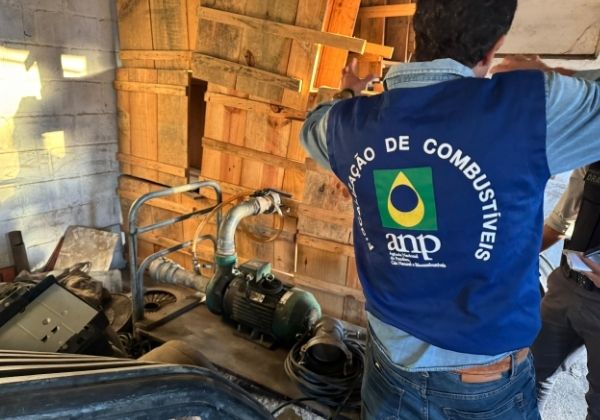 Polícia faz nova operação na BA, SP e RJ contra lavagem de dinheiro do PCC no setor de combustíveis
