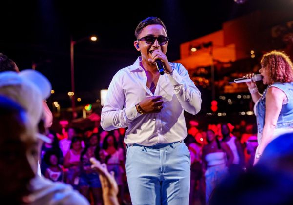 Cantor Santiago lança EP e clipe com participação de influenciadores