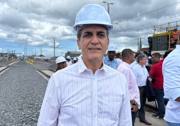 ‘Deveria esperar investigações’, diz Robinson após Bruno Reis defender inocência de Rueda