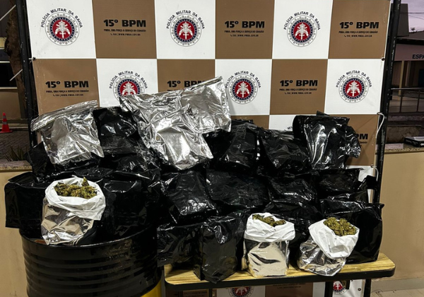 PM apreende 45 kg de maconha após perseguição na BR-101