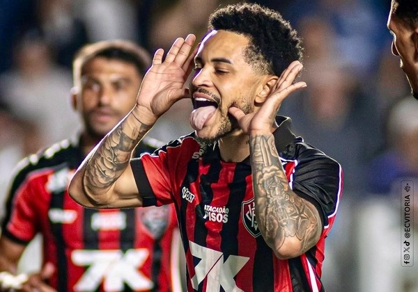 Vitória vence o Santos na Vila Belmiro e pode sair do Z-4 na próxima rodada
