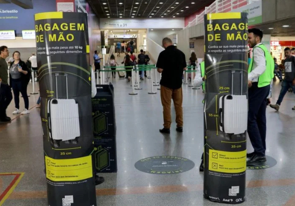 Câmara aprova urgência de projeto que proíbe cobrança para bagagens de mão em voos