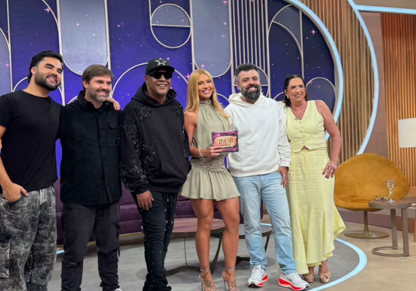 Márcio Victor participa de gravação do programa 'Sabadou com Virgínia' no SBT