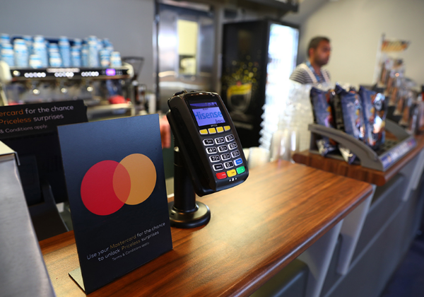 Mastercard lança cartão World Legend no Brasil e mira público de altíssima renda