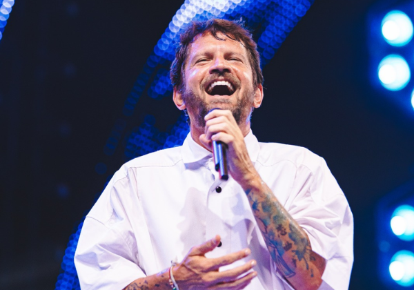 Saulo Fernandes retorna ao Camarote Salvador com show gratuito no Carnaval 2026