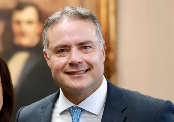 Após protesto de autoescolas, ministro Renan Filho desiste de receber Título de Cidadão Baiano