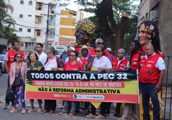 Servidores protestam contra PEC da reforma administrativa e veem ameaça a concursos