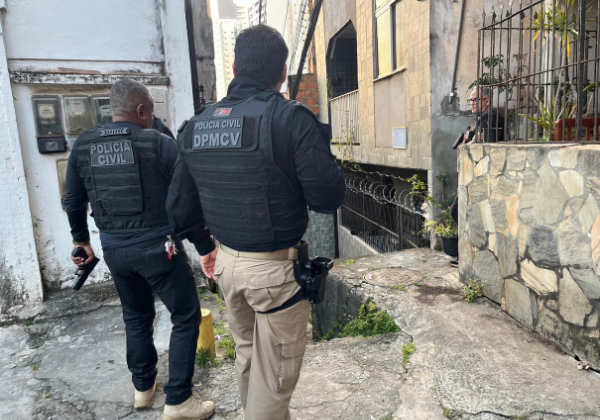 Homem é preso no Engenho Velho da Federação por armazenar e comercializar pornografia infantil