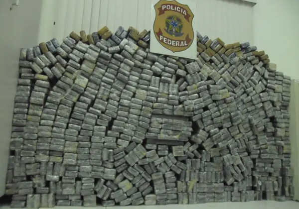 Crescimento global do consumo de cocaína amplia poder e alcance de facções brasileiras