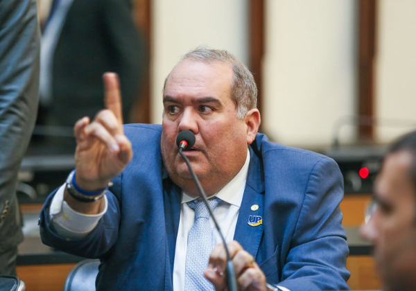Sandro Régis rebate Jerônimo e diz que governo ‘minimiza’ crise da violência na Bahia