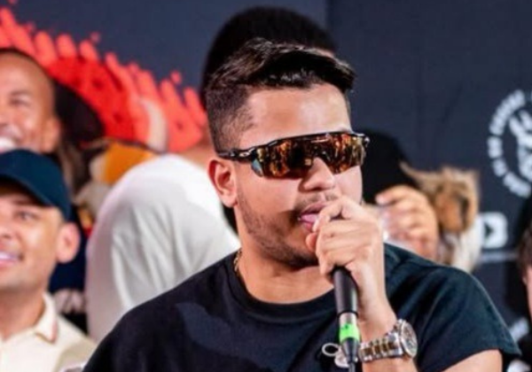 Mikael Santos lança audiovisual “In Brega no Camarim” com participações especiais