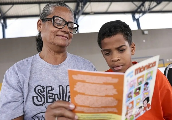 Convívio entre gerações é receita contra etarismo, aponta especialista
