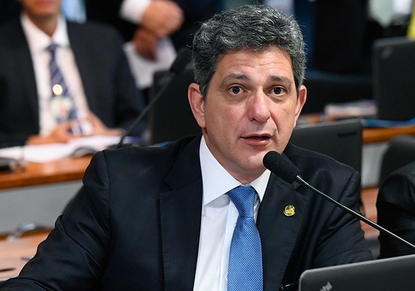 Direita escalou ‘time da pirotecnia bandida’ para CPI do crime organizado, diz líder do PT