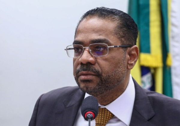 Deputado baiano propõe criação do ‘Dia Nacional de Combate à Intolerância Profissional’