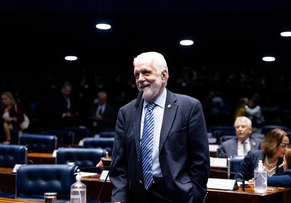 Wagner comemora aprovação do projeto de isenção do IR: 'Momento histórico'