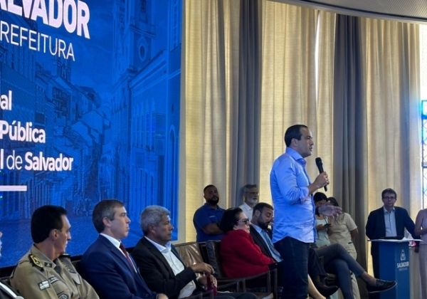 Ao lado de Jerônimo e Capitão Alden, Bruno diz que 'jamais' politizaria segurança pública