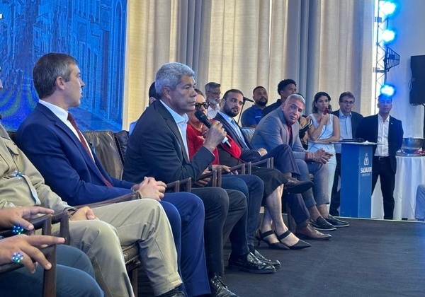 'Quero sua ajuda', diz Jerônimo a deputado bolsonarista em evento sobre segurança pública