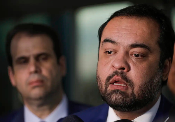 Governador do Rio propõe aposentadoria integral e promoção para policiais feridos em megaoperações