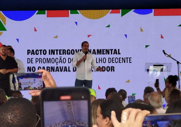 Bruno anuncia tarifa zero para ambulantes no Carnaval e pede apoio dos governos estadual e federal