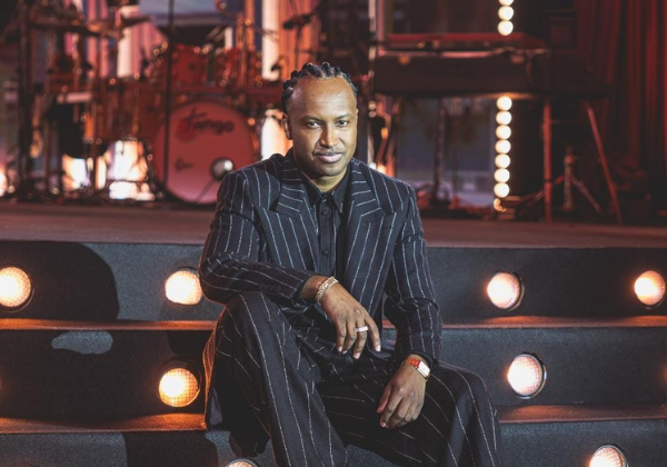 ‘Bem Black’: Thiaguinho grava audiovisual do 230 álbum da carreira 