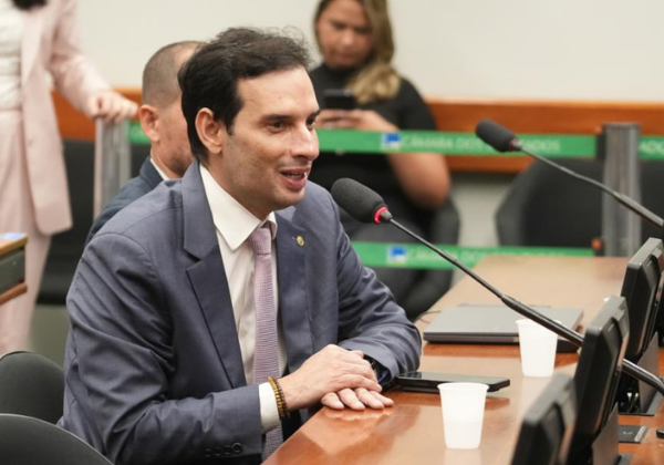 Deputado da oposição apoia isenção do IR e concorda com Jaques Wagner