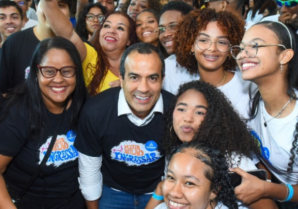 Bruno Reis participa de Mega Aulão do Enem e anuncia gratuidade no transporte nos dias de prova