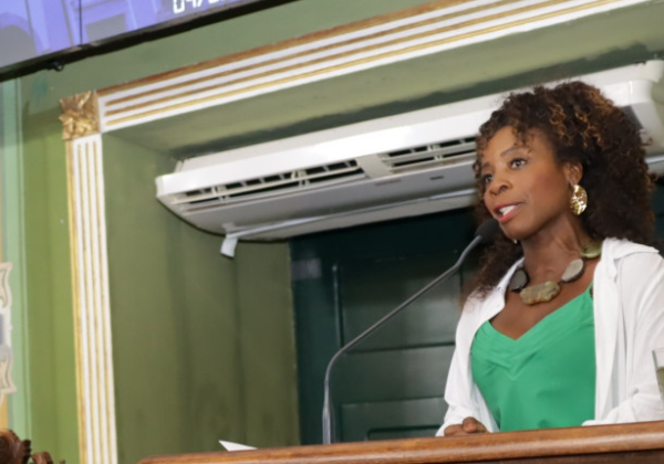 Conselho de Ética da Câmara de Salvador abre processo contra Eliete Paraguassu