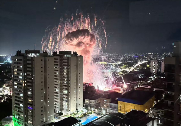 Explosão de galpão com fogos de artifício mata uma pessoa em São Paulo