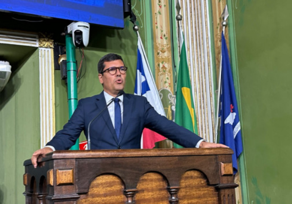 Vereador rebate críticas da oposição sobre lei libera uso da Bíblia nas escolas: ‘reclama porque perdeu no voto’